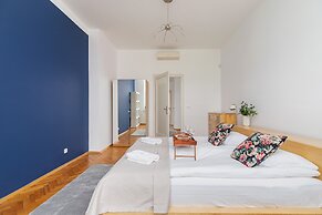 Family Apartment Slowackiego by Renters