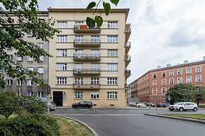 Family Apartment Slowackiego by Renters