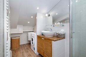 Family Apartment Slowackiego by Renters