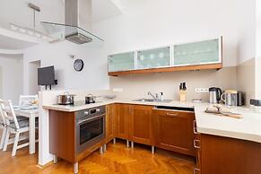 Family Apartment Slowackiego by Renters