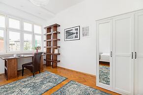 Family Apartment Slowackiego by Renters