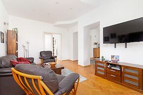 Family Apartment Slowackiego by Renters