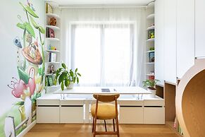 Deluxe Apartment Przedwiosnie by Renters