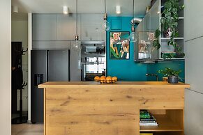 Deluxe Apartment Przedwiosnie by Renters