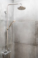 Deluxe Apartment Przedwiosnie by Renters