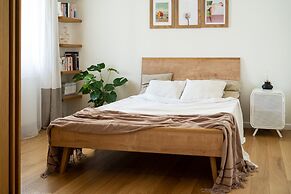 Deluxe Apartment Przedwiosnie by Renters