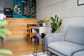 Deluxe Apartment Przedwiosnie by Renters