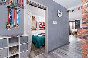 Rainbow Apartment Krakow by Renters