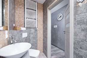 Rainbow Apartment Krakow by Renters