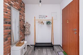 Rainbow Apartment Krakow by Renters