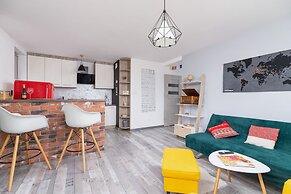Rainbow Apartment Krakow by Renters