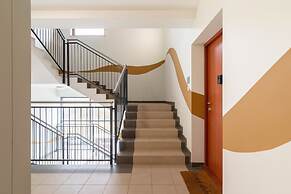 Rainbow Apartment Krakow by Renters