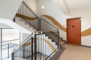 Rainbow Apartment Krakow by Renters