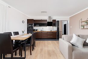 Apartment Krakow Rydlowka 44 by Renters