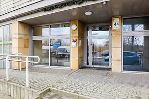 Apartment Krakow Rydlowka 44 by Renters