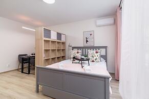 Studio Cracow Arianska by Renters