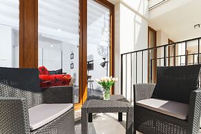 Krakow Old Town Rakowicka by Renters