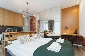 Krakow Old Town Rakowicka by Renters