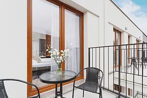 Krakow Old Town Rakowicka by Renters