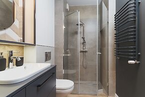 Krakow Old Town Rakowicka by Renters