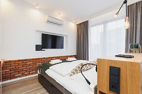 Krakow Old Town Rakowicka by Renters