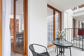 Krakow Old Town Rakowicka by Renters