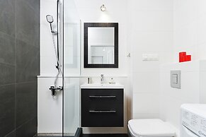 Krakow Old Town Rakowicka by Renters