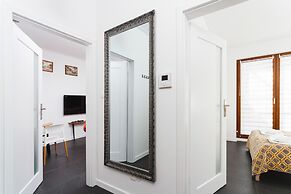 Krakow Old Town Rakowicka by Renters