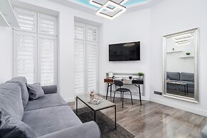 Studio Krakow Starowislna by Renters