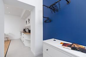 Studio Krakow Starowislna by Renters