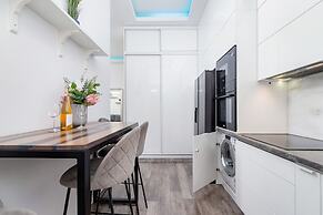 Studio Krakow Starowislna by Renters