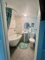 Neptune's Grotto Waterfront Retreat