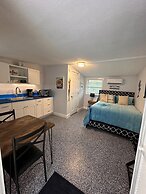 Neptune's Grotto Waterfront Retreat