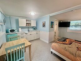 Neptune's Grotto Waterfront Retreat