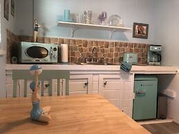 Neptune's Grotto Waterfront Retreat