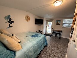 Neptune's Grotto Waterfront Retreat