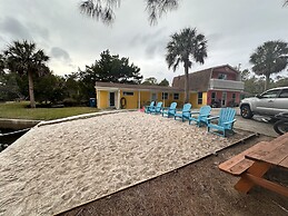 Neptune's Grotto Waterfront Retreat