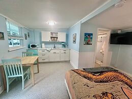 Neptune's Grotto Waterfront Retreat