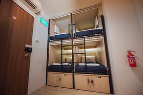 Bluewaters Pods At Bugis - Hostel