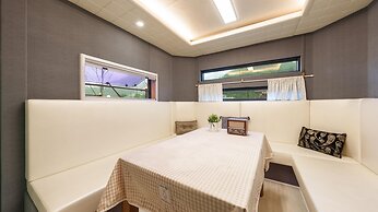 Gapyeong Bd7s Glamping&caravan