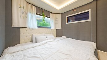 Gapyeong Bd7s Glamping&caravan