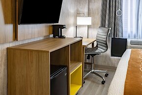 Days Inn by Wyndham Bronx NYC