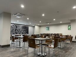 Days Inn by Wyndham Bronx NYC