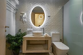 Andy & Hari's Elegant Town Studios