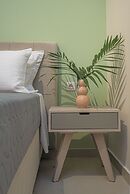 Andy & Hari's Elegant Town Studios