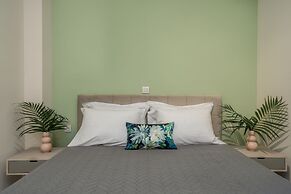 Andy & Hari's Elegant Town Studios