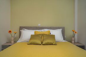 Andy & Hari's Elegant Town Studios