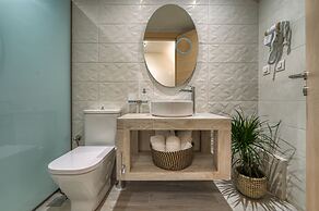 Andy & Hari's Elegant Town Studios