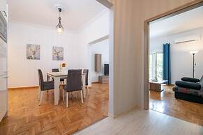 GTD8210 - Acropolis Cozy Apt.