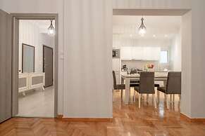 GTD8210 - Acropolis Cozy Apt.